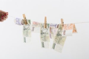 Díky vlastním úsporám můžete v klidu překlenout prvních pár měsíců nemoci. Díky vlastním úsporám můžete jako OSVČ v klidu překlenout prvních pár měsíců nemoci.