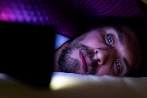 Jedním z příznaků syndromu vyhoření může být nespavost. 